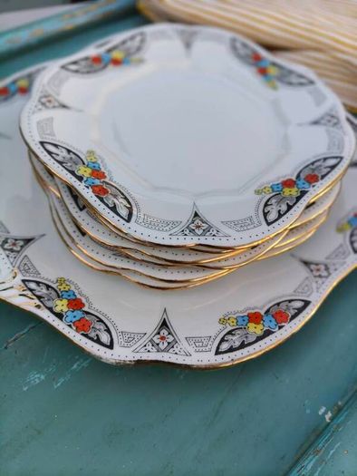Vintage cake plate & 6 tea plates