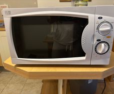 Curry's essentials microwave
