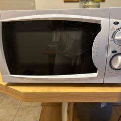 Curry's essentials microwave