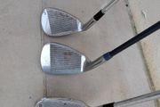 Golf clubs adult size, 8,9, S/W.