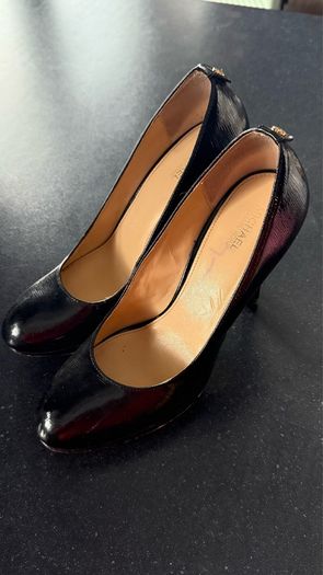 Michael Kors black leather shoes size 38 (UK5)