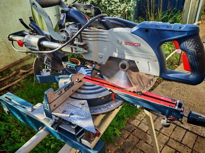 Mitre saw. Bosch professional.