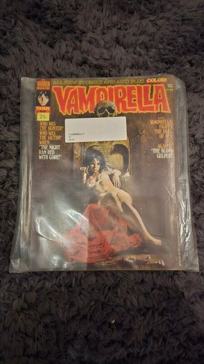 Vampirella Original Vintage Magazines Comics