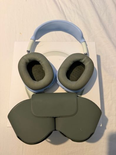 Airpods Max (Lighting) - Amazing Condition