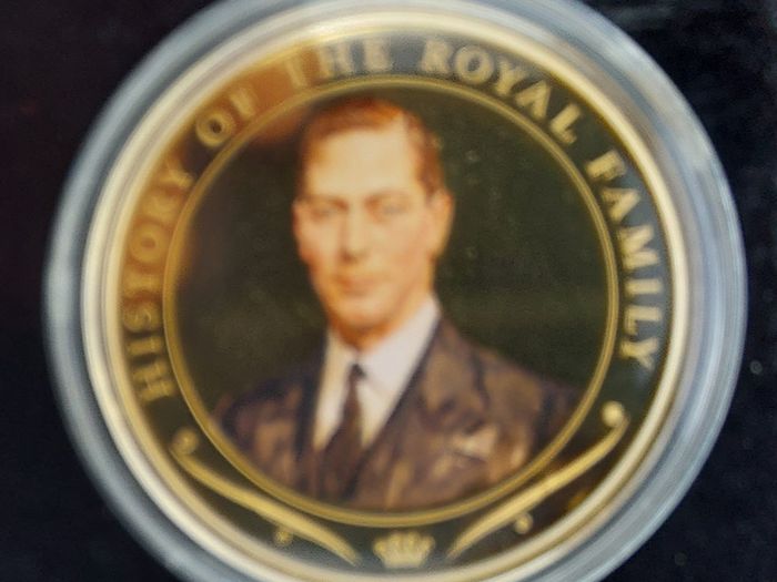 England  2010 George 6th Commerative Coin Uncirclated condition