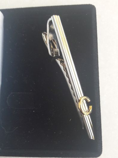 tie pin