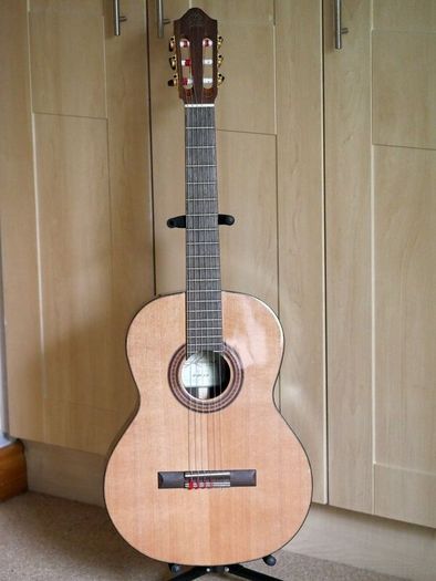 Kremona Fiesta FC 4/4 All-solid Classical guitar