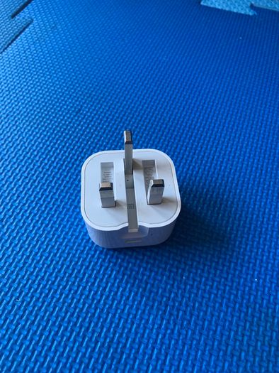 Genuine Apple 20W USB-C Power Adapter / Fast Charger (UK Plug, Model A2305)