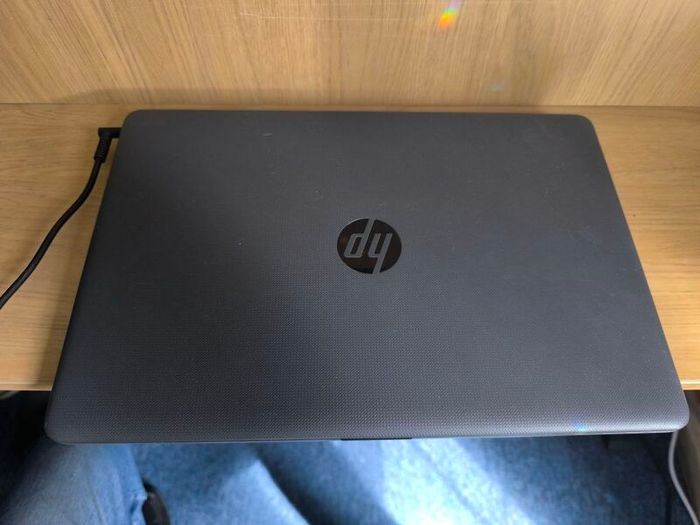 HP 250 G6 i5-7200 Windows 10 Home