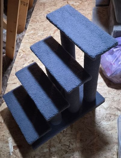 Large Cat Steps