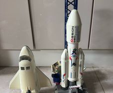 playmobil rocket and station