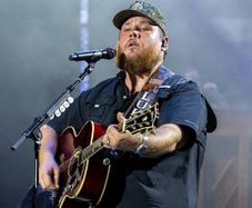 Luke combs  tickets