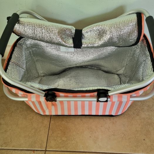 Foldable picnic basket