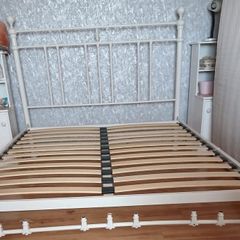Free king sized bed