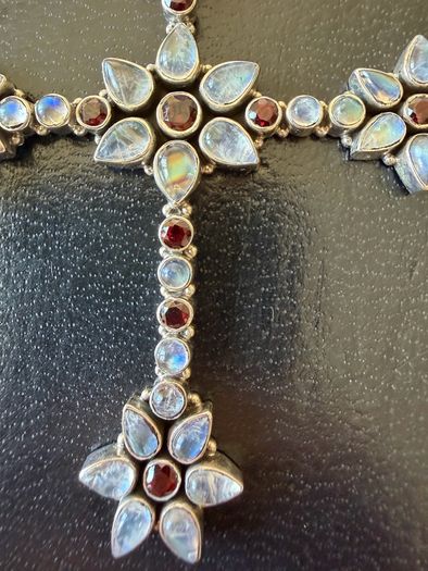 silver necklace cross