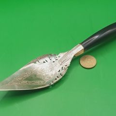Silver plate and ebony Continental curved slice, D18 post 6e
