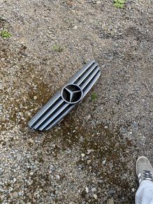 Mercedes 2005 clk200 front grill