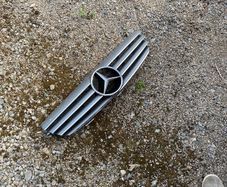 Mercedes 2005 clk200 front grill