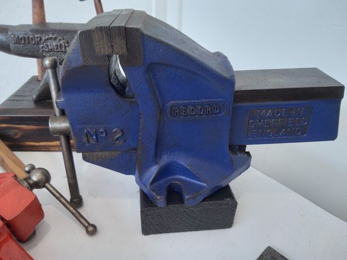 record 2 ton swivel vice
