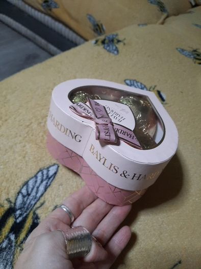 baylis and harding bath bomb set