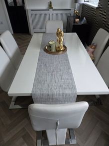 Table and 6x chairs