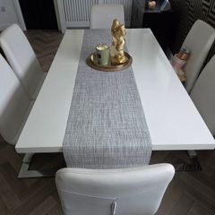 Table and 6x chairs