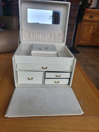 Jewelry Box