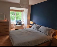 King Sized Malm bed - Oak incl mattress