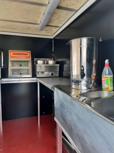 Mobile catering trailer