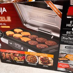 Ninja Sizzle Pro XL Indoor Grill & Flat Plate Used Twice Only