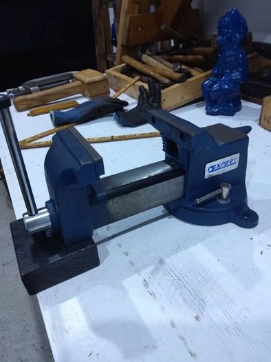 medium sized vice