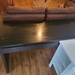 Computer desk