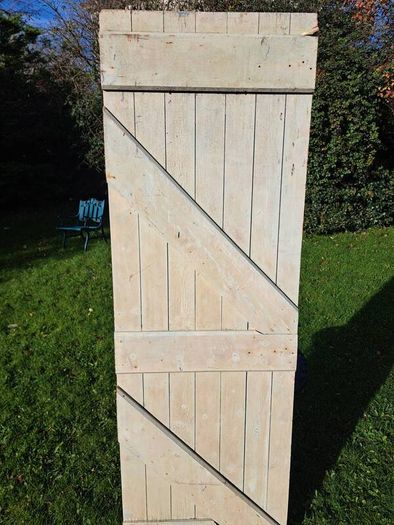 Vintage Ledge Brace Batton Door