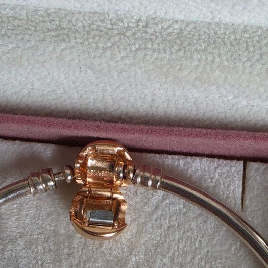 Pandora sterling silver bangle with 14k Rose gold-plated clasp (size 21cm) perfect condition like new (no box)