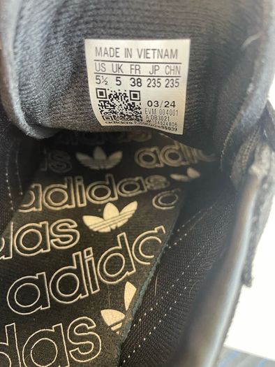 Black Adidas Spezial