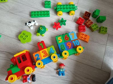 Lego Duplo train with extras