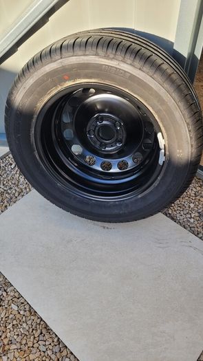 volkswagan  wheel size 16.