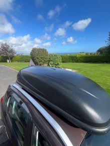 Roof box