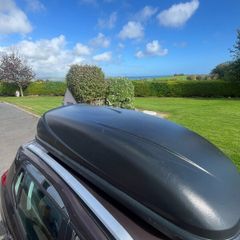 Roof box
