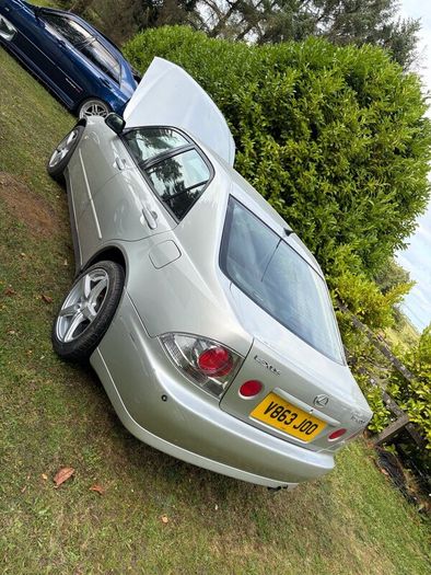 99 Lexus is200 auto