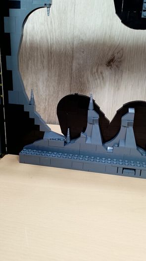 LEGO 76252 Batcave - Shadow Box