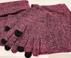 Beanie, gloves and snood set