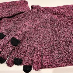Beanie, gloves and snood set