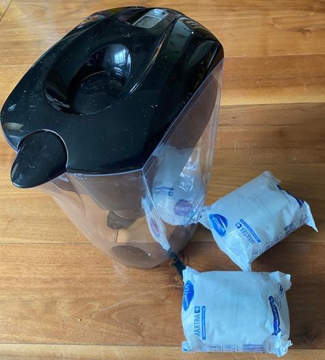 Brita Elemaris water filter jug + Brita Maxtra filter cartridges