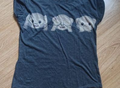 Three wise monkeys- Grey Top  Size 8