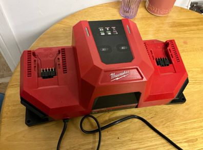 Milwaukee M18 DBSC Super Charger