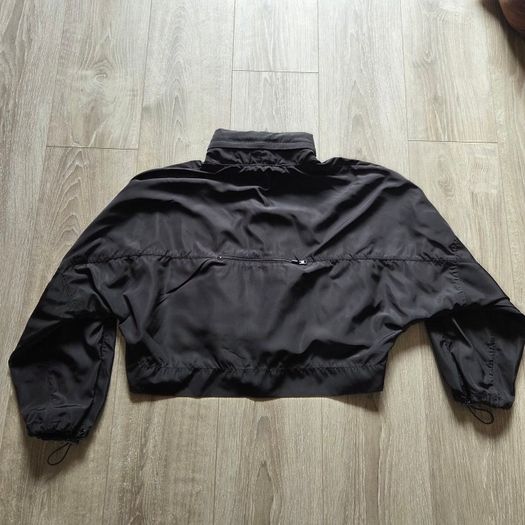 Black, cropped zip-up windbreaker jacket ZARA size 10
