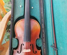 Full size Violin circa. early 1900s