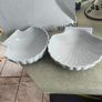 6 diferent items. 1-Scallop Shell White Ceramic/Porcelain Serving Plates - Set of 2 - Heavy. 28.00 euro-2- STONEWARE JACKSON POTTERY candle holder 18.00 euro - 3-  vintage ceramic egg cup or small container featuring the Willow pattern by Arklow Pottery i Image 4