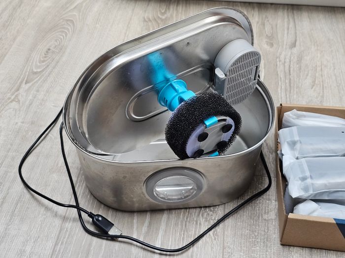 Like New Cat Water Fountain USB Powered
